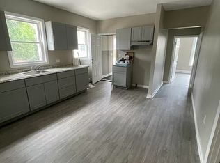427 Manchester St APT 2, Manchester, NH 03103