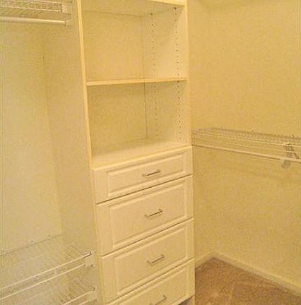 4th image of 103 Sawgrass Ln