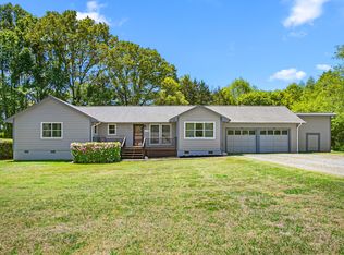 2627 White Pine Ln, Mebane, NC 27302