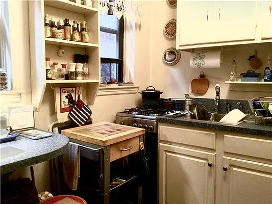 Sold by R New York | media 8