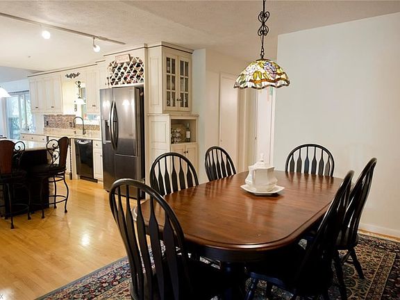 3rd image of 14692 Russell Ln