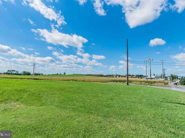 2 McCulloch Rd, Shippensburg, PA 17257
