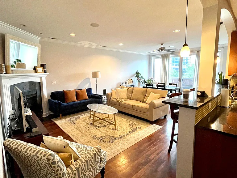 825 N Hudson Ave #4D — Photo 1