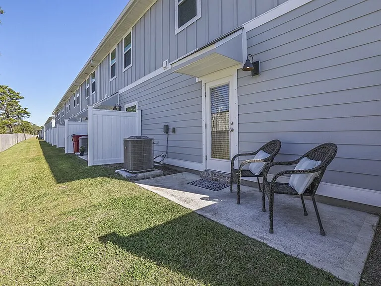 Indigo Townhomes — Photo 20