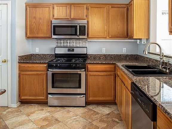 5th image of 1239 Tetbury Ln