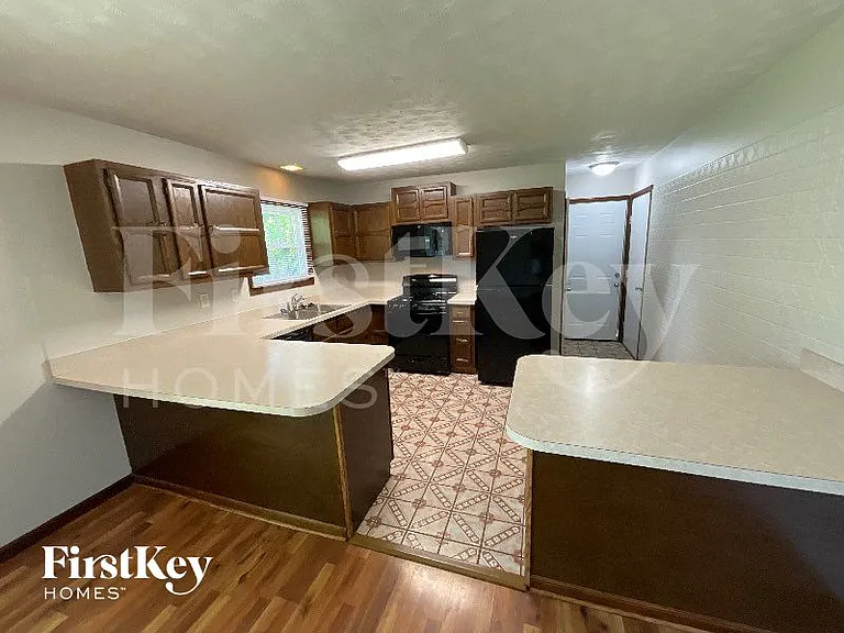 156 Dolores St — Photo 4