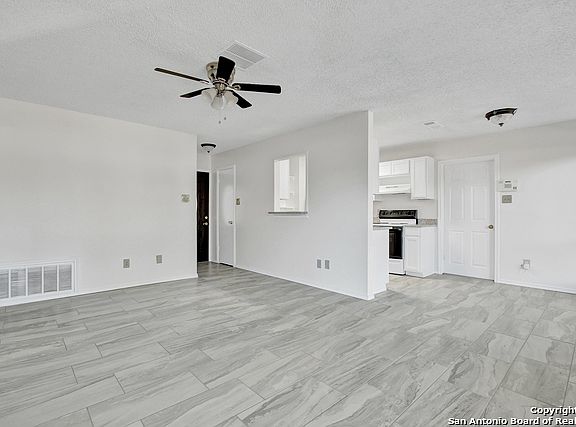 5th image of 5922 Cliff Trail Dr
