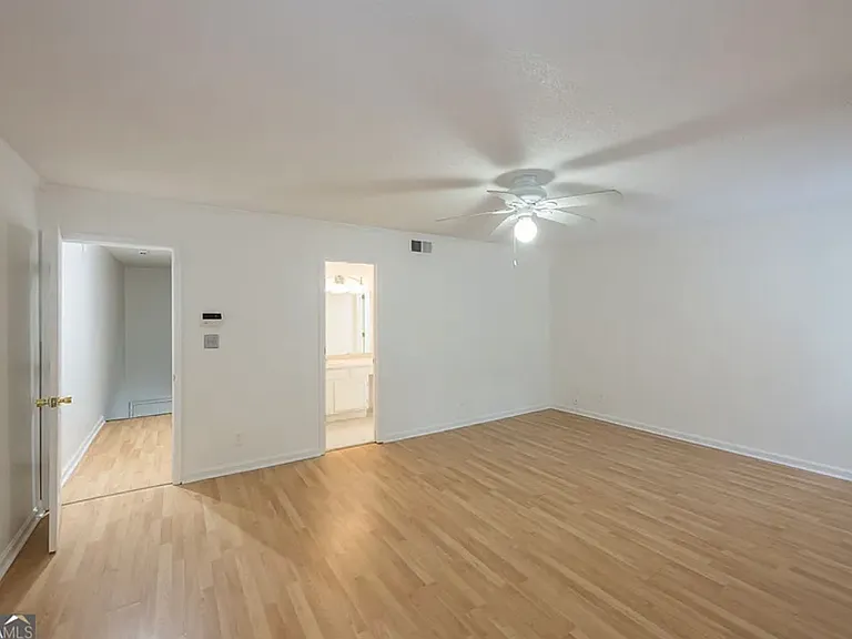 9070 Cobbler Ct — Photo 16