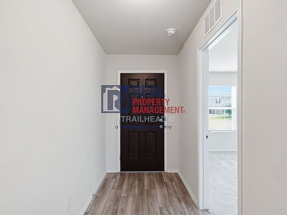 5th image of 4501 Greenham Ln