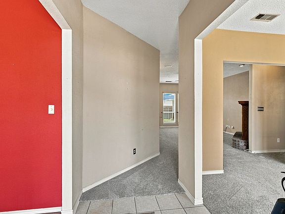 3rd image of 740 Amhurst Ct
