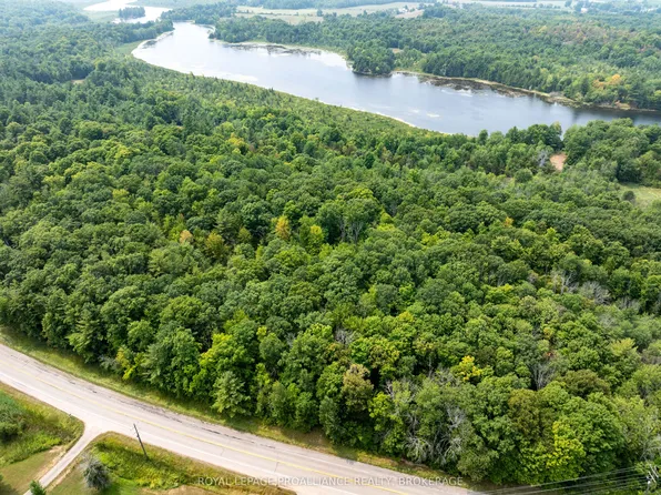 568 Lyndhurst Rd, Leeds And The Thousand Islands, ON K0E 1N0