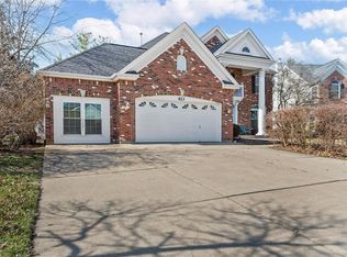 423 Castle Pines Ct, Ballwin, MO 63021