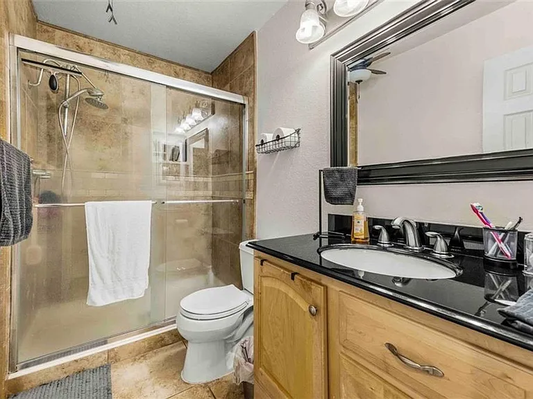 2101 E 21st St #212 — Photo 10