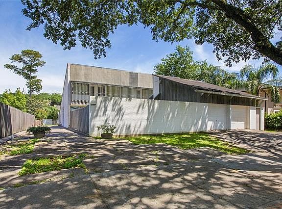2nd image of 5565 Marcia Ave
