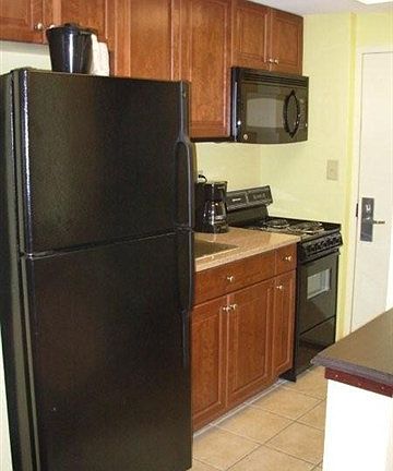 5th image of 5300 N Ocean Blvd. #549