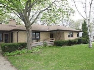 2359 N 120th St, Wauwatosa, WI 53226