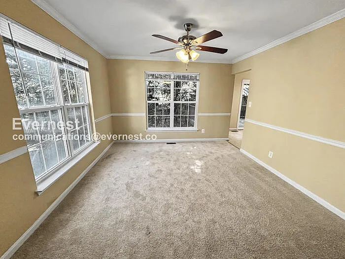 8 Sarrington Ct — Photo 4