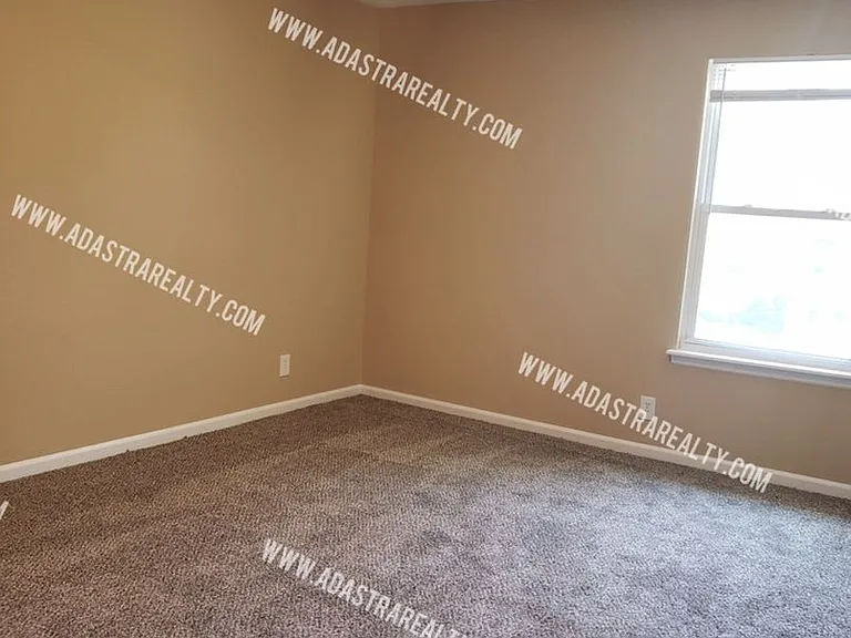 120 S Julia St — Photo 2