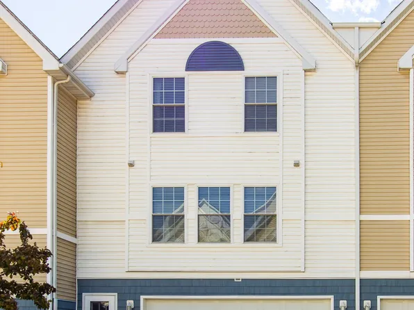 1158 SE Village View Ln, Ankeny, IA 50021