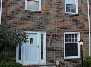 668 Dlyn St, Columbus, OH 43228