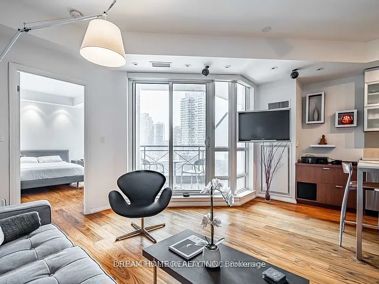 35 Hayden St #1501 — Photo 13