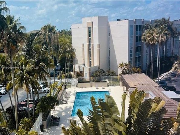 9805 NW 52nd St APT 502