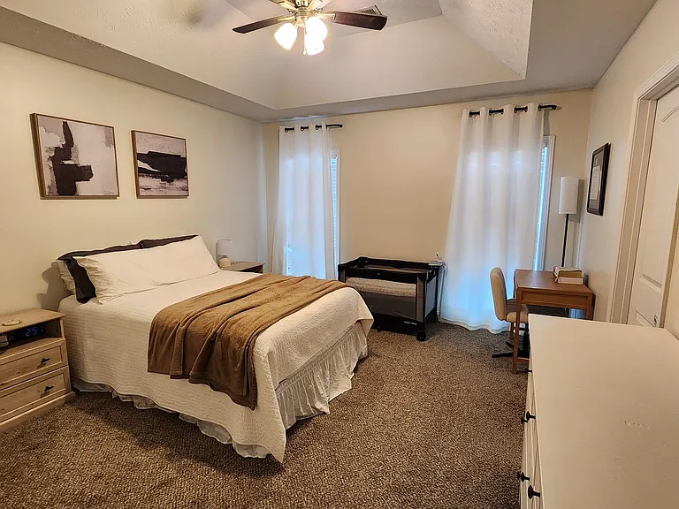 48 Wheatfield Dr — Photo 2