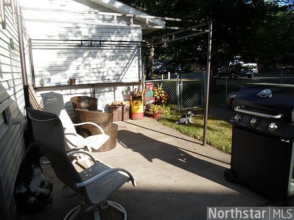 3rd image of 6235 Oak St