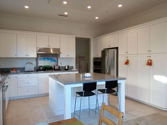 Kitchen (Common Area)