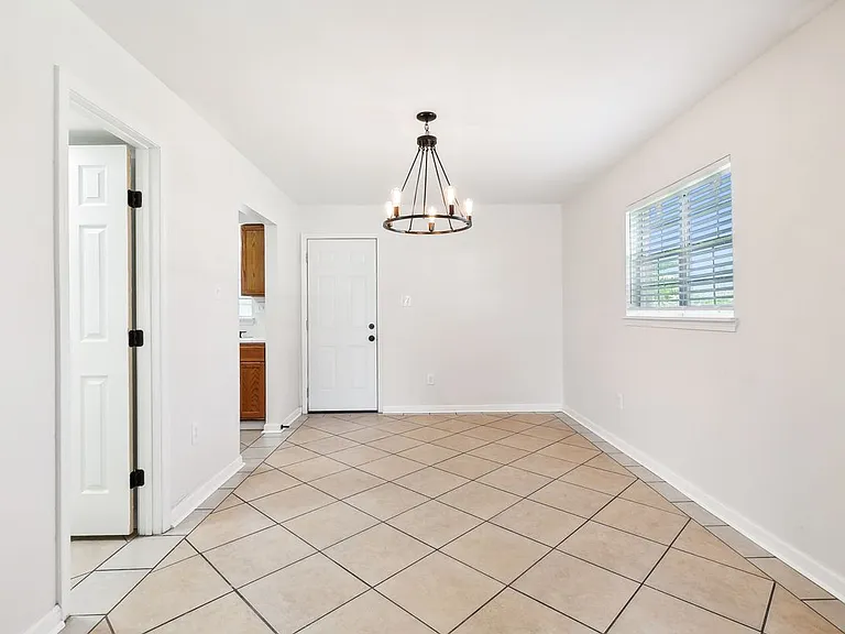 13300 Granville St — Photo 3