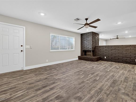 5th image of 611 Greenbriar Townhouse Way