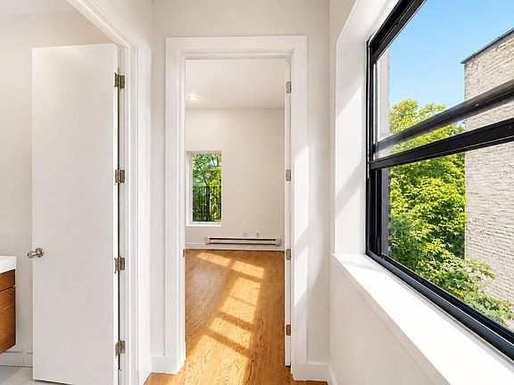 4th image of 943 Saint Marks Ave #4