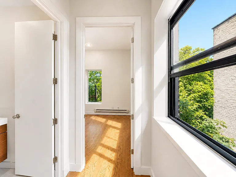 943 Saint Marks Ave #4 — Photo 4