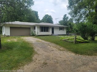 8835 Long Ln, Clarkston, MI 48348