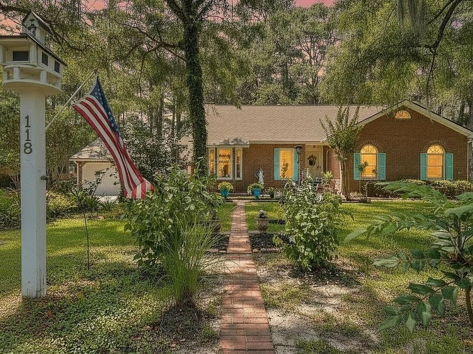 1st image of 118 King Charles Cir