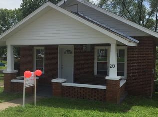 710 E Main St, Linn, MO 65051