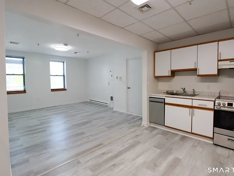 209 Bank St — Photo 3