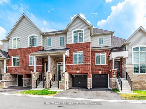 104 Lyall Stokes Cir, East Gwillimbury, ON L0G 1M0