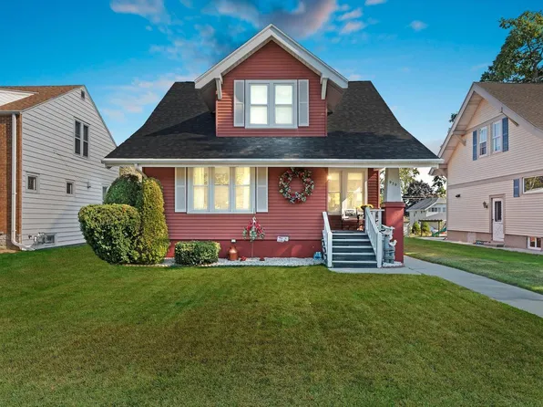 939 North 8th STREET, Manitowoc, WI 54220