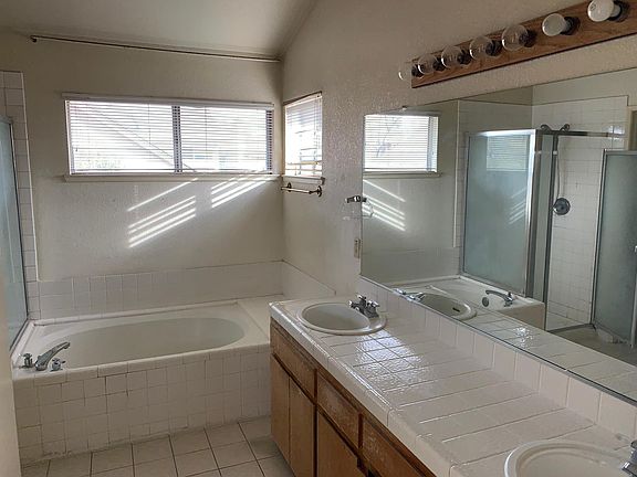 4th image of 8361 Stonybeck Cir