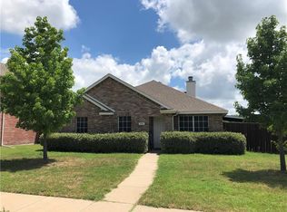 100 Hollow Tree Dr, Red Oak, TX 75154