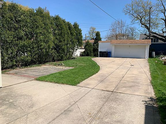 2nd image of 1629 Mars Ave