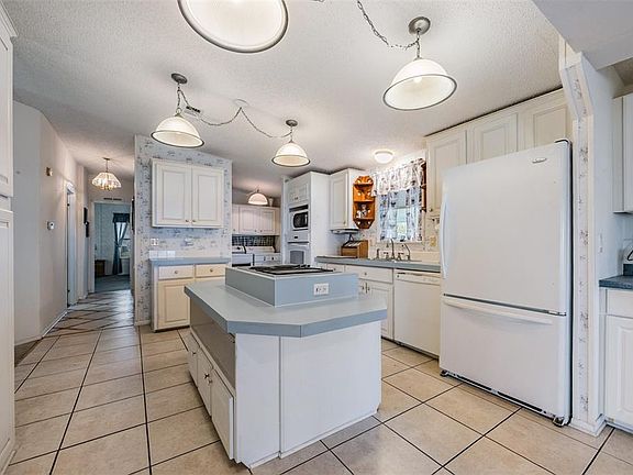 5th image of 6827 S LAKE HENRY DRIVE NE