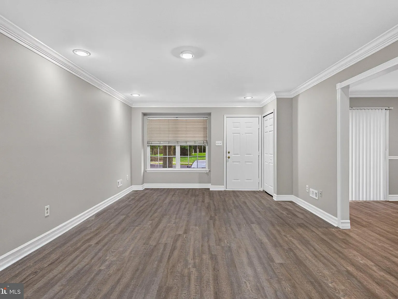 2 bed, 2.5 bath, 1387 sqft, $2,500 — Photo 3