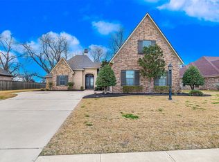 106 Pear Tree Ln, Benton, LA 71006