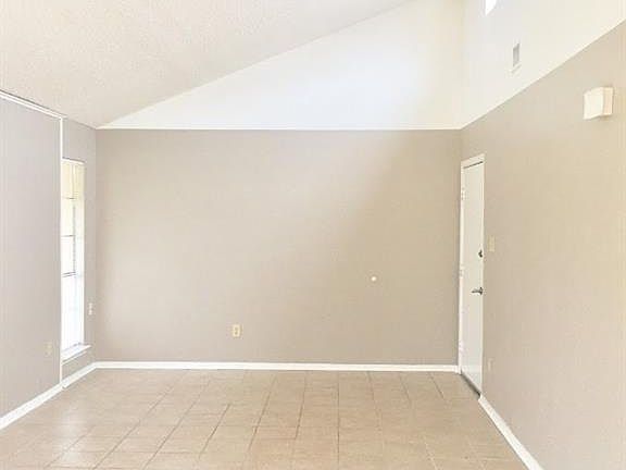3rd image of 1809 Briar Hill Dr #A