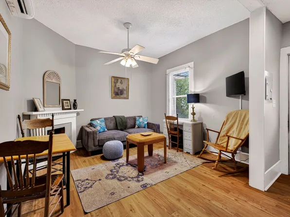 530 E Gordon Ln, Savannah, GA 31401
