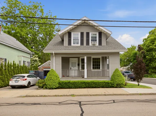 82 Van Zandt Ave, Newport, RI 02840