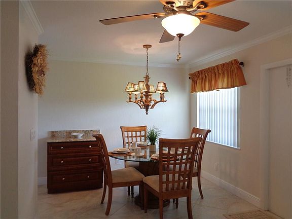 4th image of 34 Pine Arbor Ln
