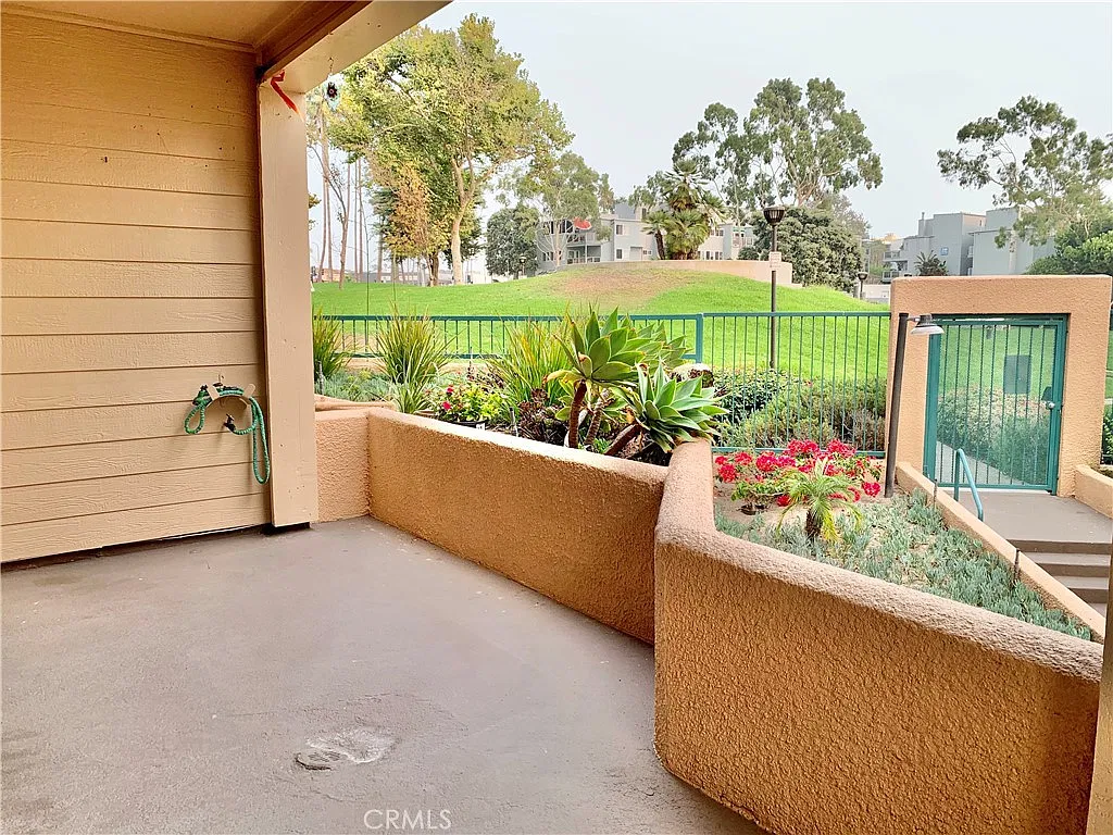 1 bed, 1.5 bath, 1145 sqft, $3,900 — Photo 1